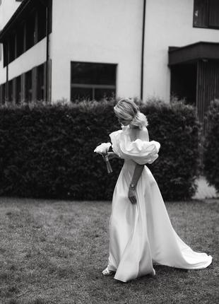 Весільна сукня monetre