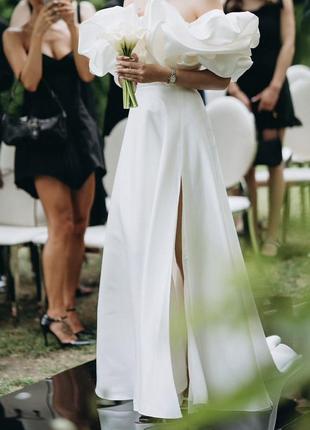 Весільна сукня monetre