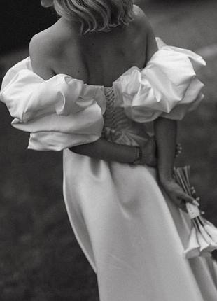 Весільна сукня monetre