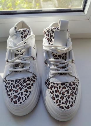 Кроссовки из натуральной кожи