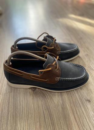 Топсайдеры clarks