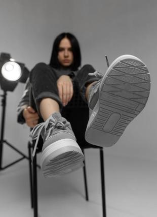 Жіночі теплі кросівки на осінь та зиму