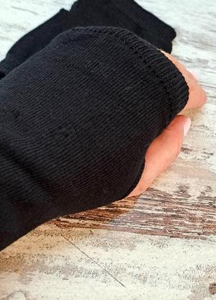 Короткие трикотажные эластичные митенки перчатки без пальцев однотонные чёрные