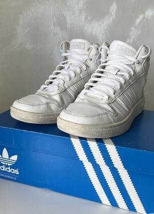 Женские кроссовки adidas