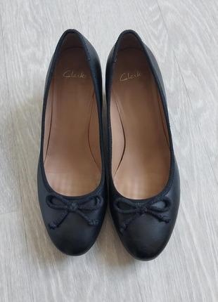 Идеальные кожаные базовые классические туфли clarks круглый носок размер 39