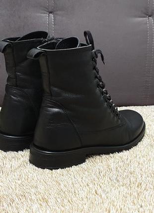 Женские кожаные демисезонные ботинки от британского бренда manfield