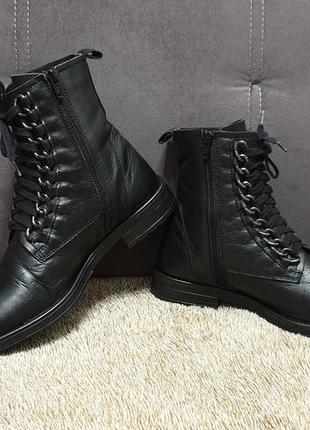 Женские кожаные демисезонные ботинки от британского бренда manfield