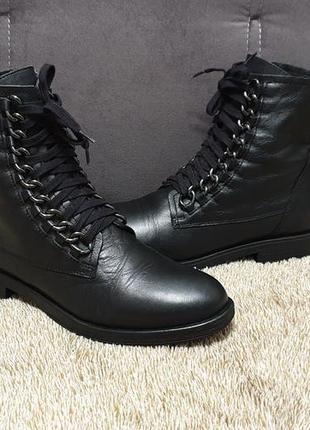Женские кожаные демисезонные ботинки от британского бренда manfield