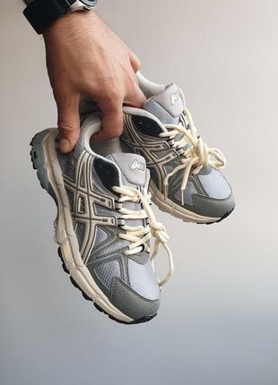 Кросівки Buty Asics Bordowe
