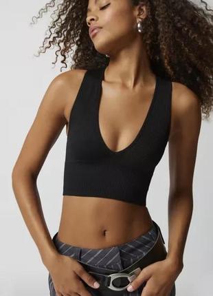 Безшовна укорочена безрукавка топ urban outfitters розмір xs/s