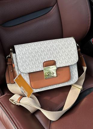 Женская сумка michael kors в кремовом цвете 23 x 18 x 8 см