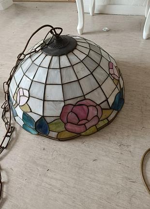 Люстра потолочная тифони стекло оригинал диаметр 50 на 3 лампы и есть на люстре выключатель