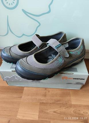 Новые спортивные ботинки, р.38