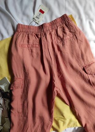 Легкие брюки джоггеры розово пастельные спортивные брюки с карманами низ на манжете5 фото