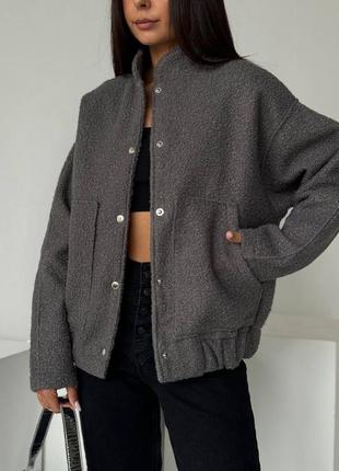 Бомбер букле в стиле zara