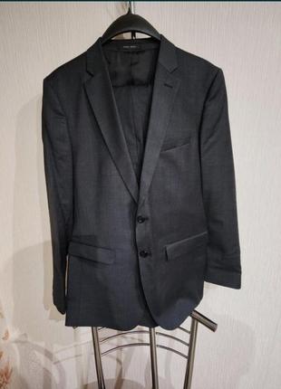 Чоловічий класичний костюм zara