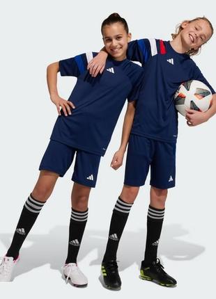 Спортивні шорти повітропроникна тканина adidas climalite р.15-16 років