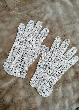 Красивые крючкованые перчатки сеточка