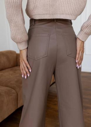Премиальные мокко брюки на высокой посадке из эко-кожи с м л 42 44 46