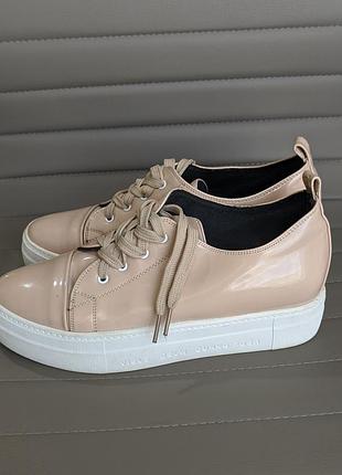 Лакированные бежевые сникерсы кеды 24 см 37 размер