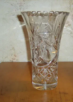 Большая новая хрустальная коллекционная ваза по низкой цене