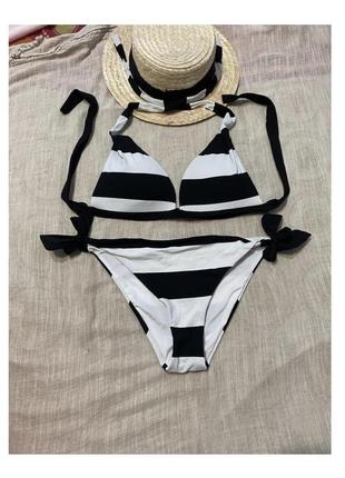 Calzedonia крутой черно-белый раздельный купальник на завязках качественного бренда (италия ) в полоску