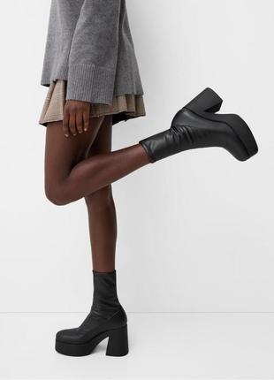 Ботинки каблука bershka