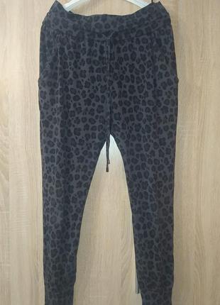 Классные стильные женские брюки джоггеры