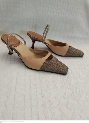 Слінгбекі від dior