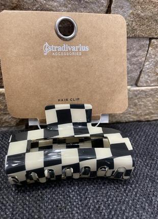Заколка краб в шахматний принт stradivarius