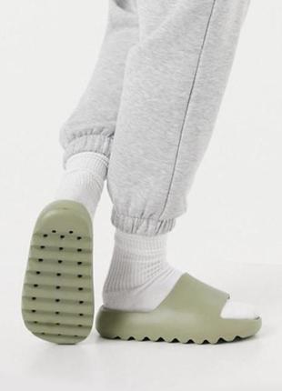Asos мужские/ женские сланцы хаки / бежевые оригинал прорезиновые шлепанцы размеры 39 - 40