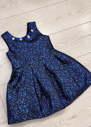 Ошатна святкова гарна сукня