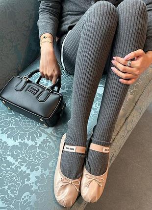 Трендовые колготки в стиле miu miu