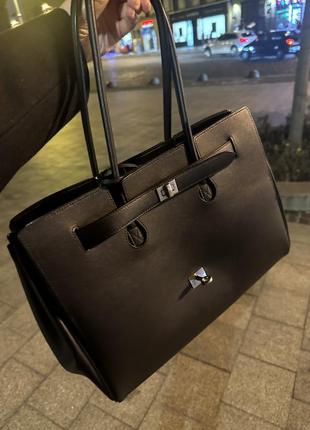 Balenciaga bel air medium carry all bag