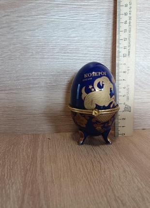 Шкатулки для ювелирных украшений, сундучки для драгоценностей или денег.