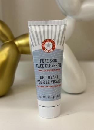 Засіб для вмивання first aid beauty face cleanser