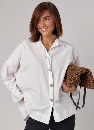 Жіноча сорочка oversize прикрашена гудзиками зі стразами - білий цвет, l (є розміри)