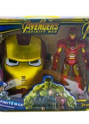 Маска і фігурка "залізна людина"