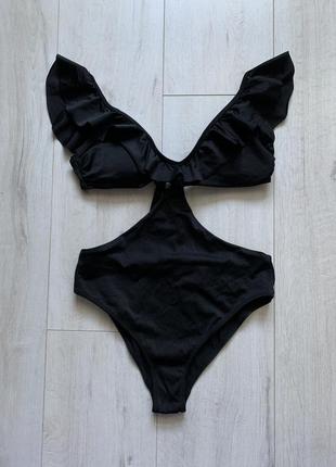 Слитный купальник с открытой спинкой