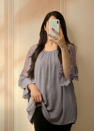 Шикарная блуза с кружевом на рукавах 20-22 размера