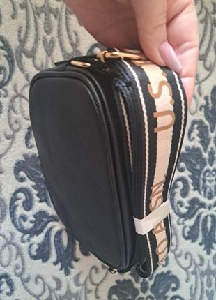 Classic zip crossbody bag

сумка черная новая оригинал6 фото
