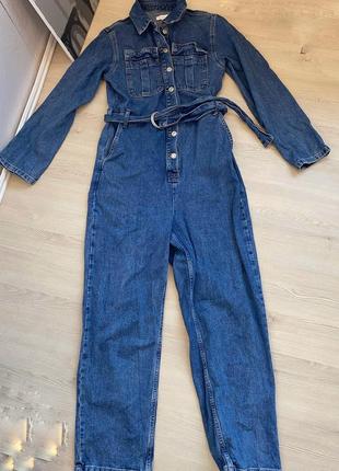 Актуальный джинсовый комбинезон, с карманами, с поясом, стильный, базовый, модный, трендовый3 фото