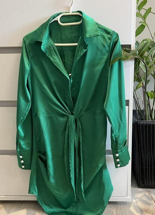 Сукня смарагдова зелена атлас1 фото