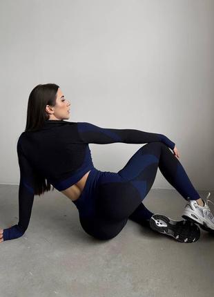 Бесшовный комплект push up для фитнеса/йоги (рашгард+топ+лосины), цвет черно-синий / костюм спортивный женский7 фото