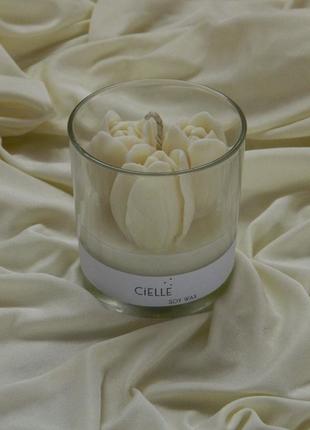 Соєва свічка з тюльпанами1 фото