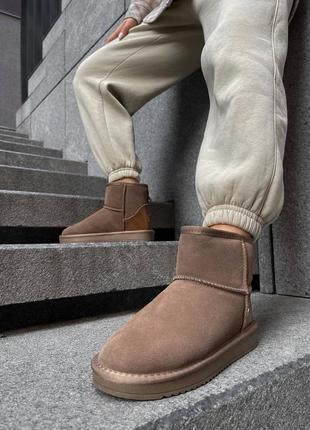 Ugg brown 10