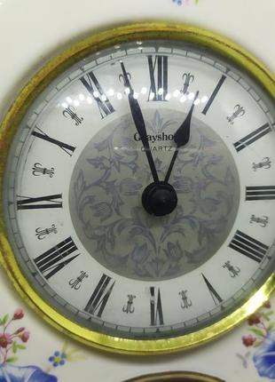 Годинник у порцеляновому часнику. англія grayshott8 фото