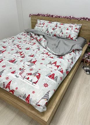 Підковдра двоспальна 175*210 бязь gold luxe без застібки двостороння новорічний гном на сірому