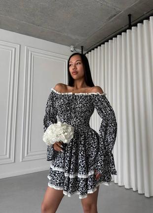 Сукня з мереживом