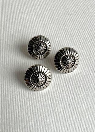 Ґудзик 8/096 блузочний декоративний на ніжці срібний 15мм пластик